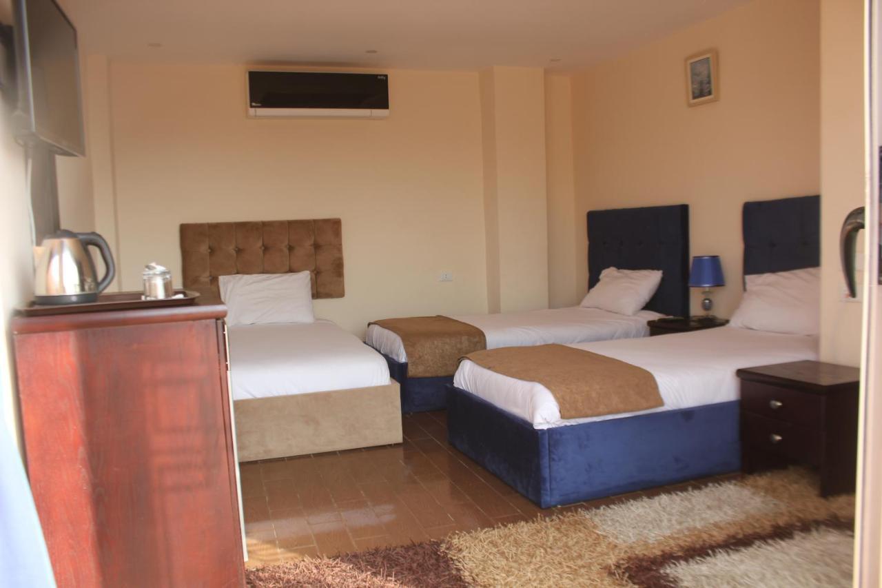 Golden Pyramids View Guest House Kafret el-Gabal Exteriér fotografie